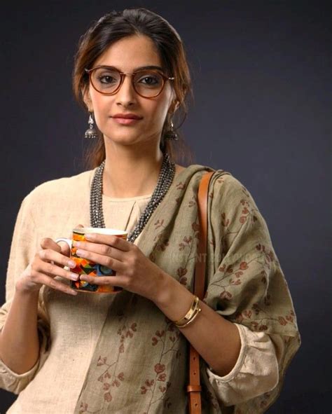 sonam kapoor glasses